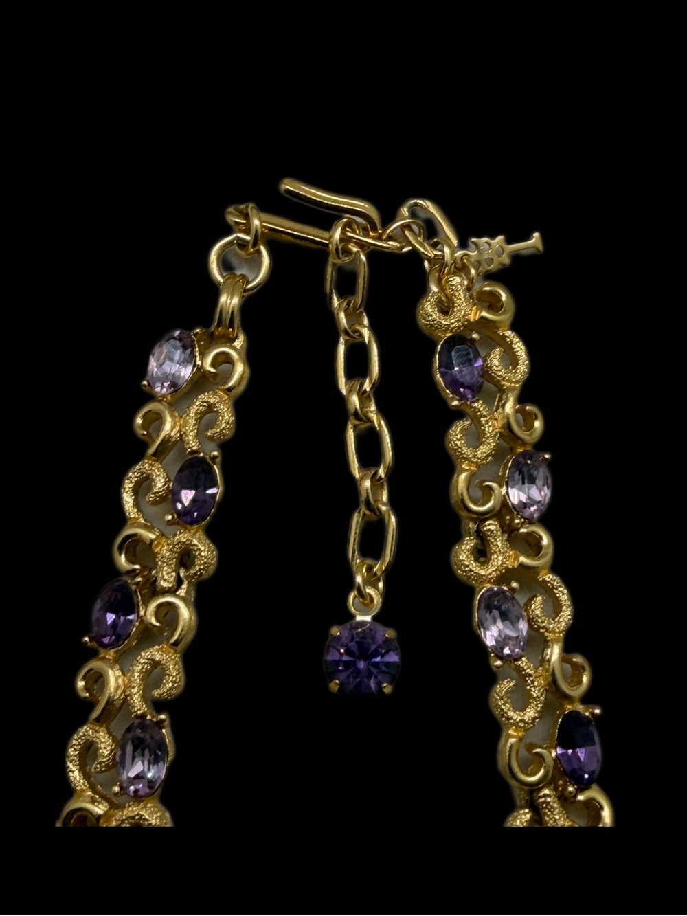 Vintage signed Trifari necklace and earrings set - Picture 6 of 15